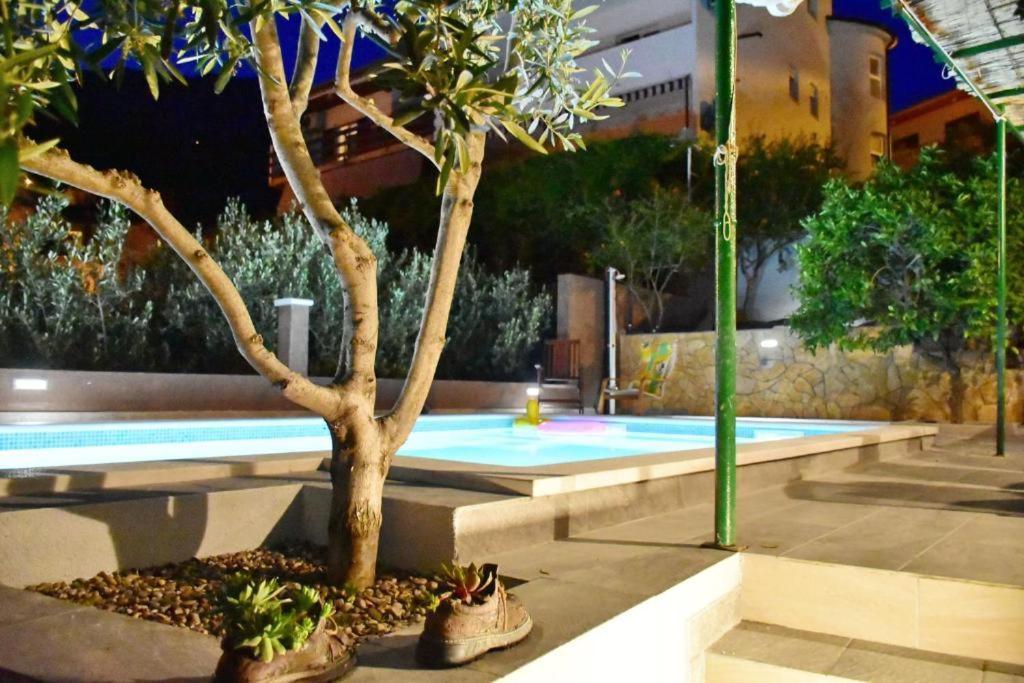 Villa Vlade- From The Heated Pool To The Beach In 1 Minute Jesenice  Exterior foto
