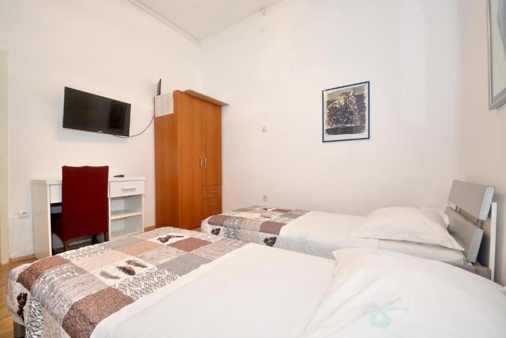 Villa Vlade- From The Heated Pool To The Beach In 1 Minute Jesenice  Exterior foto