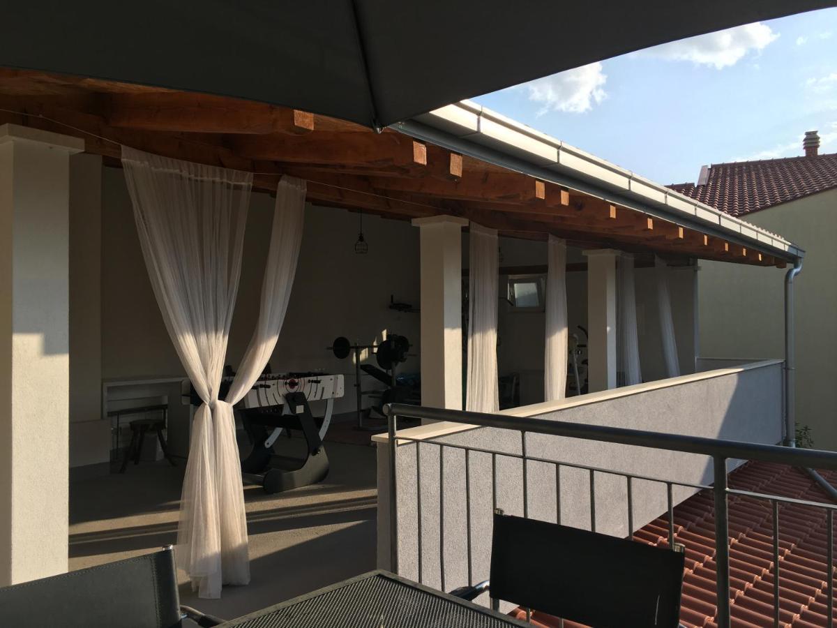 Villa Vlade- From The Heated Pool To The Beach In 1 Minute Jesenice  Exterior foto